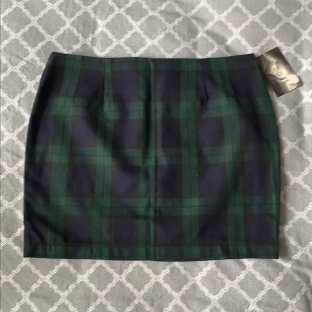 🌿 Classic Plaid Skirt